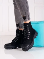 Klasické dámské černé kotníčkové boty na plochém podpatku Klasické dámské černé kotníčkové boty na plochém podpatku