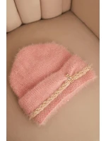 Dámská zimní čepice chlupatá s perlami a ozdobným vzorem tmavě pudrově růžová
