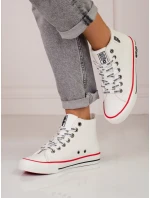 Krásné dámské bílé tenisky bez podpatku Krásné dámské bílé tenisky bez podpatku