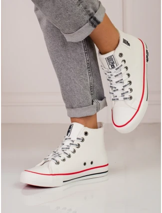 Krásné dámské bílé tenisky bez podpatku Krásné dámské bílé tenisky bez podpatku