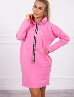 Šaty s kravatou ve světle růžové barvě