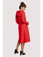 Rozšířené šaty s kapucí B245 červené - BeWear Rozšířené šaty s kapucí B245 červené - BeWear