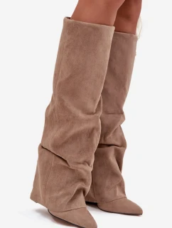 Dámské zateplené kozačky s vyhrnutou špičkou na sloupkovém podpatku Elivira – béžové