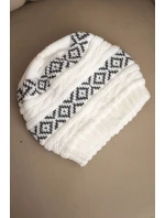 Dámská zimní čepice s vzorem a vlnou K425 bílá