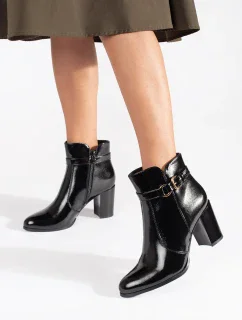 Zajímavé dámské černé  kotníčkové boty Obcas