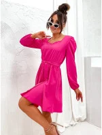 Elegantní šaty ve fuchsijové barvě s rozšířenou spodní částí (8249) Elegantní šaty ve fuchsijové barvě s rozšířenou spodní částí (8249)