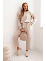Dámský komplet z viskózy s ozdobným motivem a kalhotami béžový
