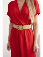 Dlouhé šaty s ozdobným páskem červené