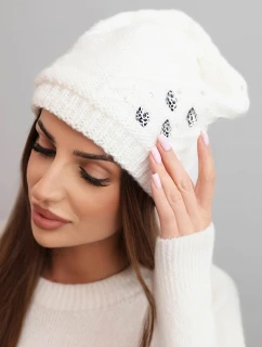 Dámská zimní čepice z vlny s ozdobnými aplikacemi K468 bílá