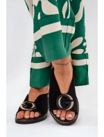 Elegantní Dámské Sandály S Zlatou Ozdobou Na Plochém Podpatku Černé S.Barski KV27-053 Elegantní Dámské Sandály S Zlatou Ozdobou Na Plochém Podpatku Černé S.Barski KV27-053