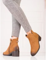 Výborné kotníčkové boty dámské hnědé na širokém podpatku Výborné kotníčkové boty dámské hnědé na širokém podpatku