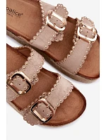 Dámské nazouváky na platformě s pletením zlaté přezky a cvočky béžové