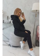 Zateplená souprava s mikinou vázanou ve spodní části černé barvy Zateplená souprava s mikinou vázanou ve spodní části černé barvy