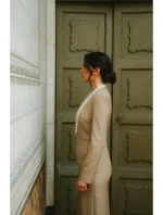 S412 Tužkové šaty s ozdobnými rameny - béžové S412 Tužkové šaty s ozdobnými rameny - béžové