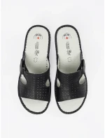 Pěkné  nazouváky dámské černé na klínku