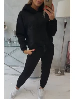 Zateplená souprava s mikinou vázanou ve spodní části černé barvy Zateplená souprava s mikinou vázanou ve spodní části černé barvy
