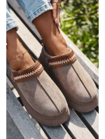 Dámské sněhule nízké s pohyblivým páskem a výšivkou na platformě tmavě béžové Lyrisse Dámské sněhule nízké s pohyblivým páskem a výšivkou na platformě tmavě béžové Lyrisse