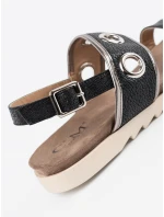 Moderní černé dámské  sandály bez podpatku