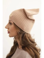 Dámská čepice s pruhy a ozdobným knoflíkem s přídavkem viskózy a modalu camelová