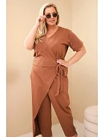 Dámský bavlněný overal Plus Size se zavazováním v pase velbloudí Dámský bavlněný overal Plus Size se zavazováním v pase velbloudí