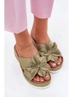 Kožené Dámské Sandály Na Klínu S Dekorativním Květinou Artiker 52C0503 Zelené
