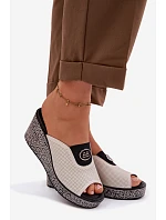 Kožené sandály na platformě s ozdobou S.Barski LR61-7011 Béžové Kožené sandály na platformě s ozdobou S.Barski LR61-7011 Béžové