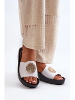 Zazoo 2920 Kožené Dámské Žabky Na Klinu S Zlatým Detailní Bílé Zazoo 2920