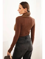 Dámské pruhované šaty s rolákem a ozdobnými knoflíky bordová