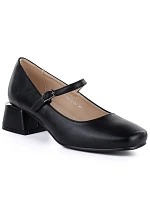 Dámská obuv na klínku s páskem černá Potocki 12815