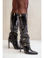 Lakované kozačky na jehlovém podpatku s přezkami černé Emiraethe