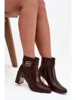 Dámské kotníkové boty na sloupku Galinne s páskem a zlatým detailem – čokoládová