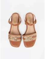 Zajímavé hnědé  sandály dámské na plochém podpatku