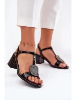 Dámské lakované kožené sandály na sloupku s ozdobou - černé Vinceza