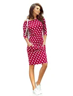 Dámské sportovní šaty v bordó barvě s puntíky, zavazováním a kapsičkami 13-111