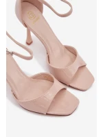 Lakované sandály na jehlovém podpatku Revella – béžové