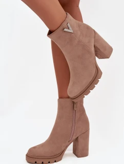 Dámské kotníkové boty s izolací na klínku s ozdobným detailem béžové Briella