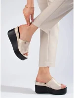 Trendy dámské  nazouváky na klínku GD-FL1601 zlato-černé - Goodin