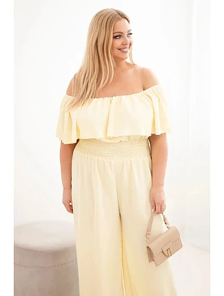 Dámská kombinéza Plus Size s odhalenými rameny, s volánem a širokými nohavicemi žlutý Dámská kombinéza Plus Size s odhalenými rameny, s volánem a širokými nohavicemi žlutý