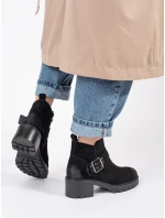 Jedinečné dámské černé kotníčkové boty na širokém podpatku Jedinečné dámské černé kotníčkové boty na širokém podpatku