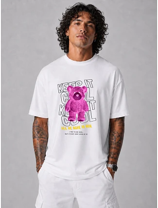Pánské tričko oversize s potiskem medvídka bílé FashionStreet NX1030R Pánské tričko oversize s potiskem medvídka bílé FashionStreet NX1030R