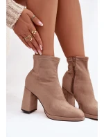 Dámské kotníkové boty na sloupku z eko‑semiše – béžové Karvella