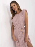 Šaty DHJ SK 19830.00 tmavě růžové Šaty DHJ SK 19830.00 tmavě růžové