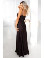 646-1 Dlouhé společenské šaty bez ramínek s rozparkem na nohou - čokoládově hnědé