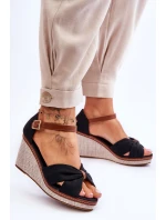 Dámské sandály na klínu Černá Daphne