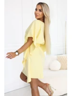 287-41 SOFIA Motýlí šaty se zavazováním v pase - pastelový citron