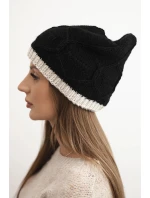 Dámská zimní čepice z vlny s proplétaným vzorem K443 černá + béžová