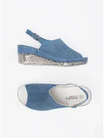 Praktické dámské  sandály modré na klínku