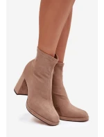 Dámské kotníkové boty na sloupku z eko‑semiše – béžové Karvella