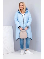 Dámská bunda Plus Size prošívaná s kapucí a sportovními manžetami modrá