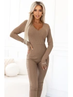 619-1 Pohodlný a elegantní žebrovaný dámský overal s výstřihem - moka pěna 619-1 Pohodlný a elegantní žebrovaný dámský overal s výstřihem - moka pěna